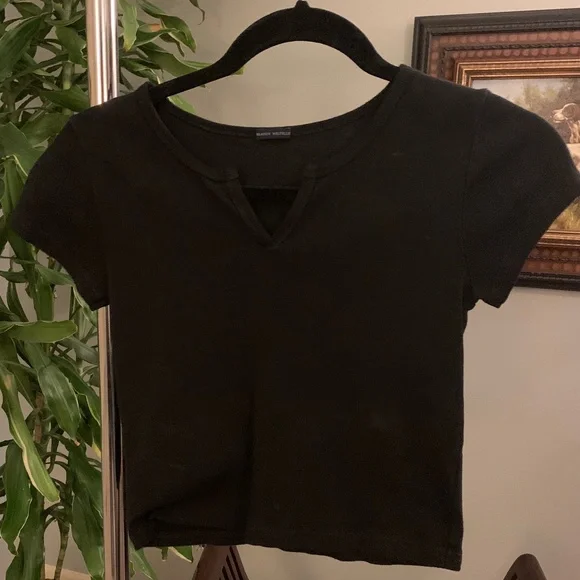 Three Brandy Melville Tops - Picture 3 of 4